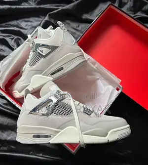 Original Air Jordan 4 Retro Frozen Moments Sneaker