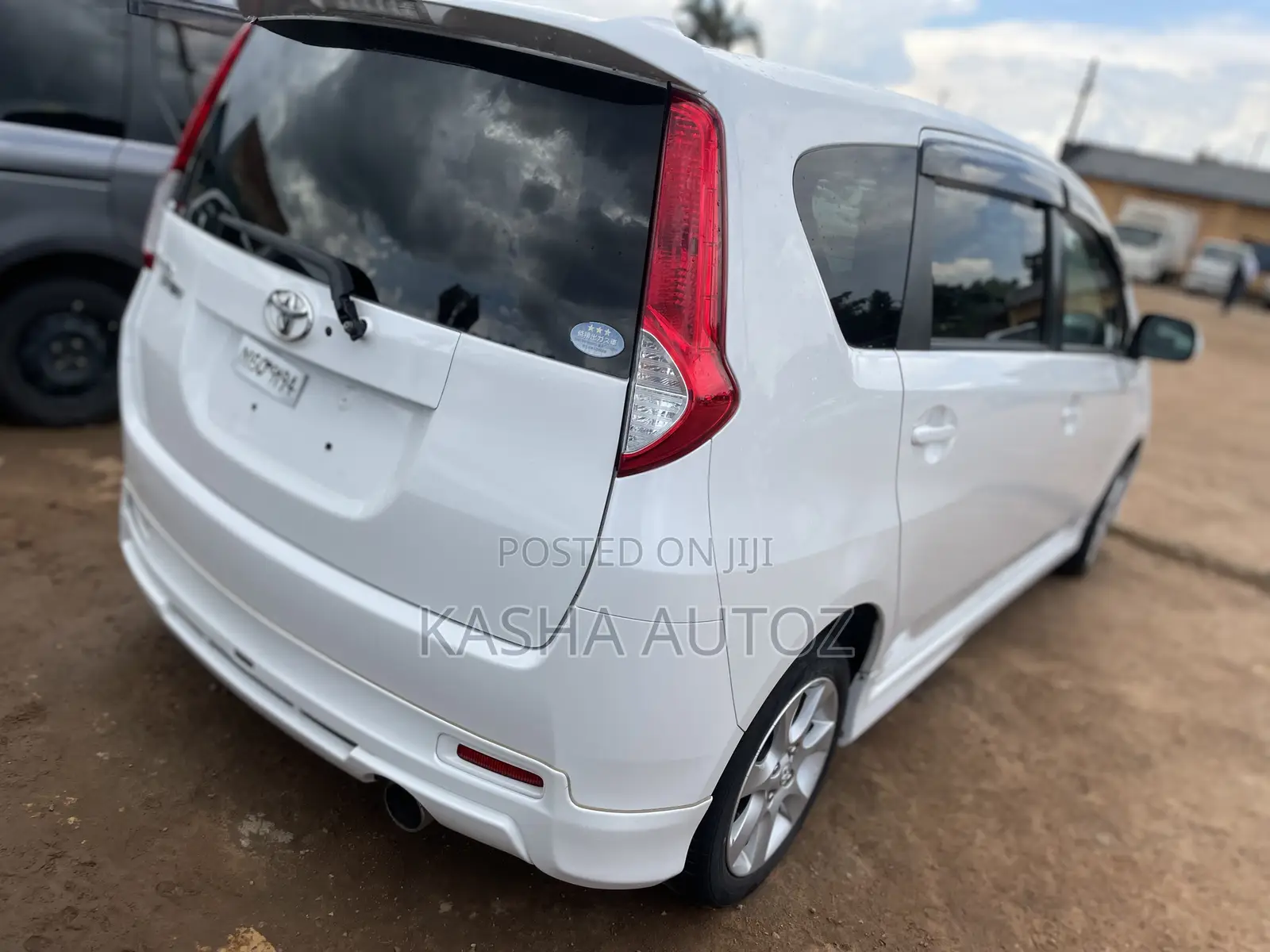 Toyota Passo Sette 2010 White