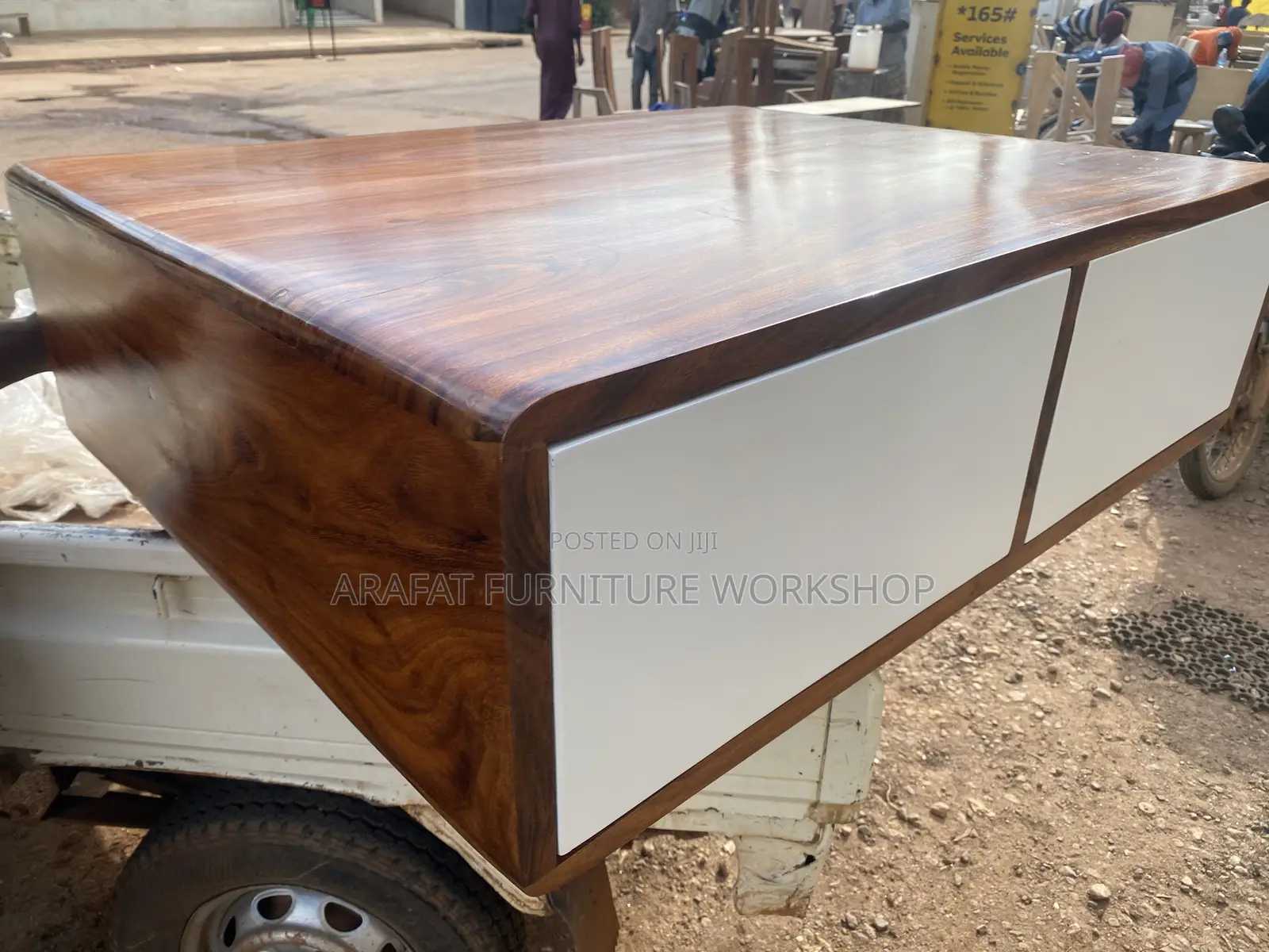 Solid Mugavu Center Table