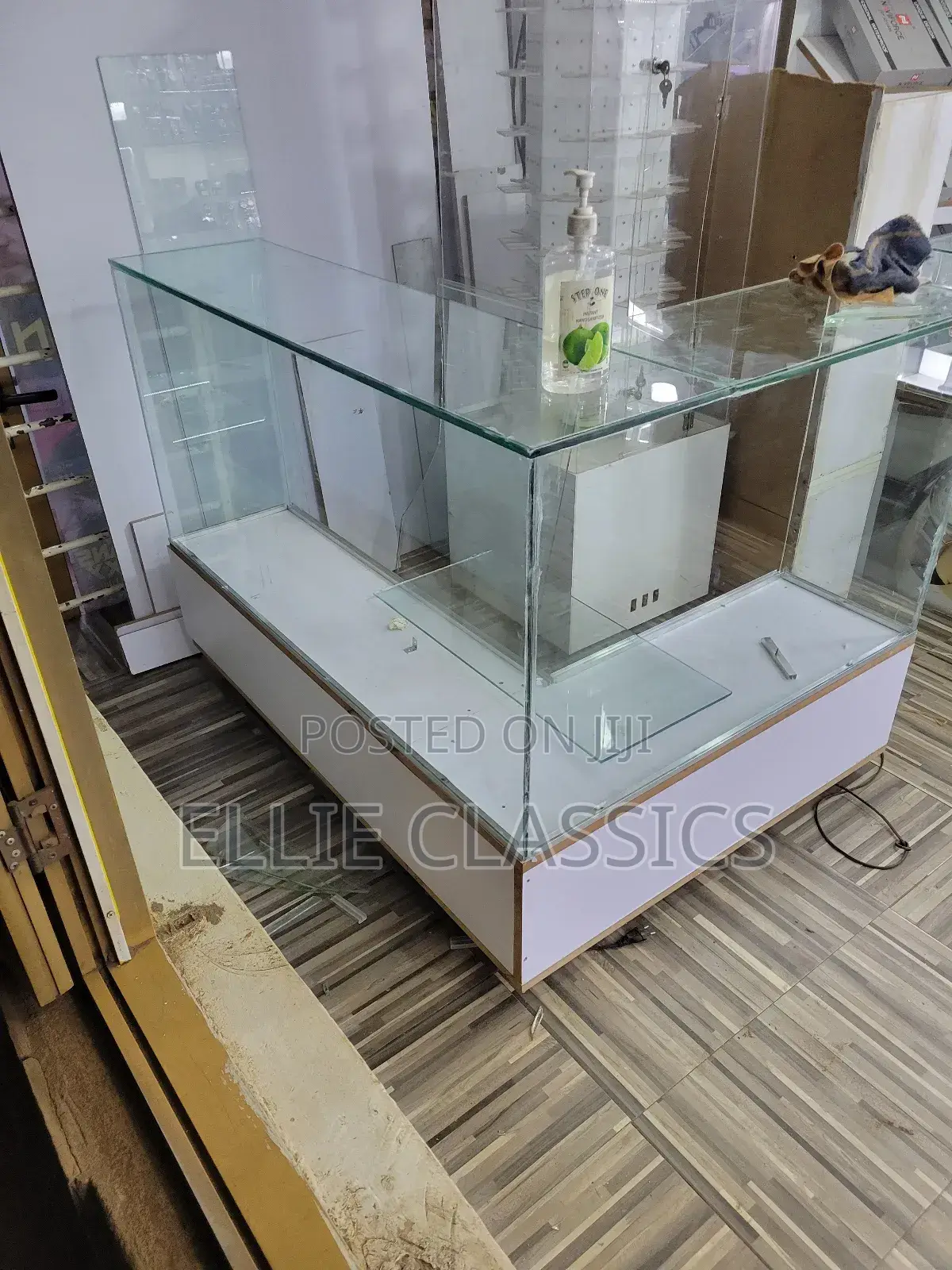 Glass Counters