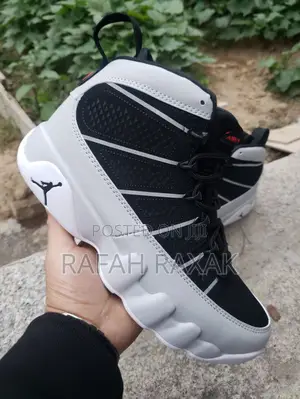 Nike Air Jordan 9 Retro Grey/Black Sneakers