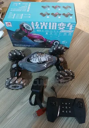 4WD 2.4ghz Gesture Sensing Twist RC Stunt Remote Offroad Car