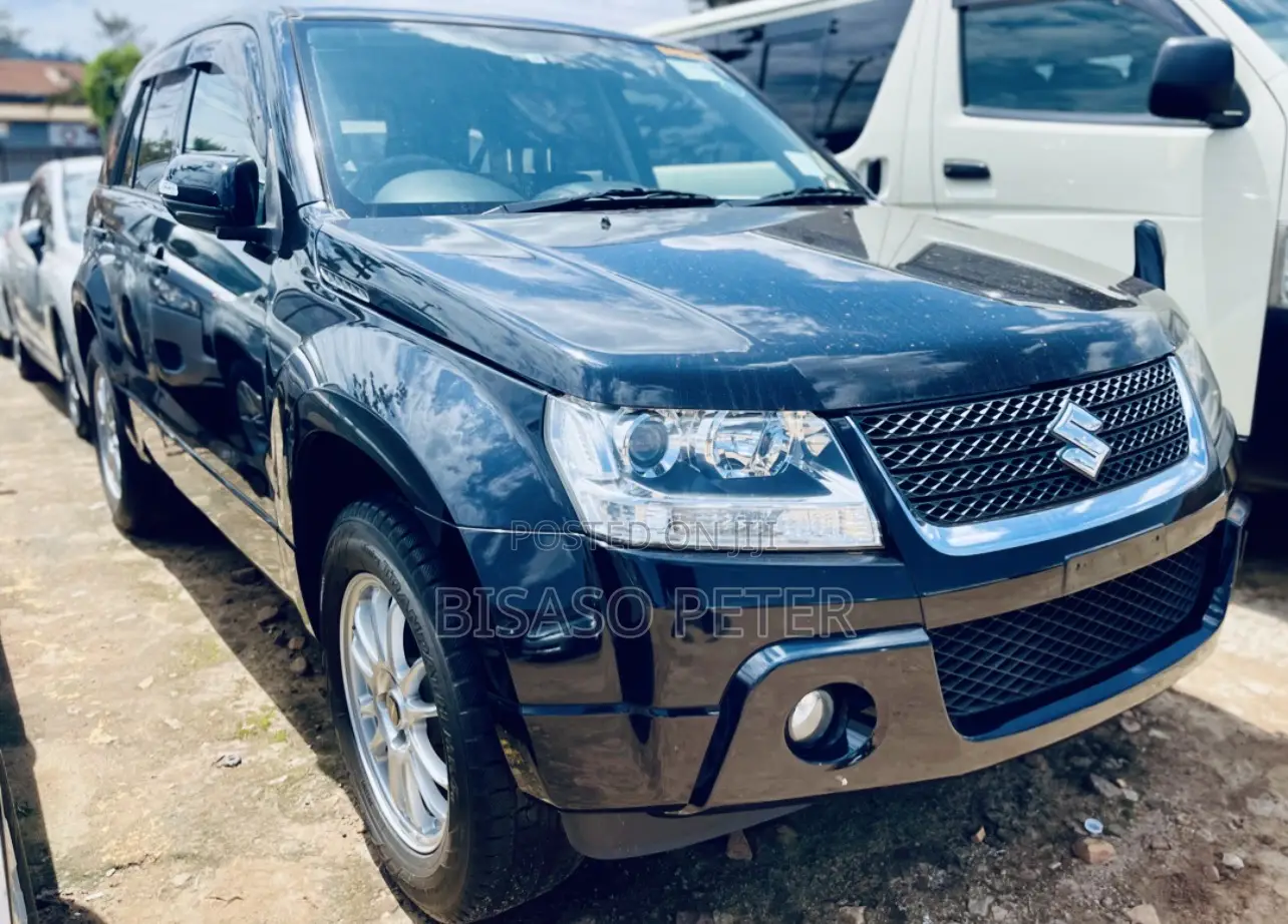Suzuki Escudo 2011 Black