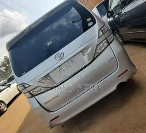 Toyota Vellfire 2011 Silver