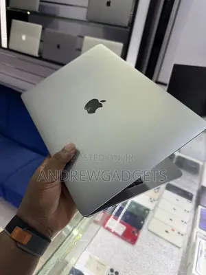 Laptop Apple MacBook Pro 2018 8GB Intel Core I5 SSD 256GB