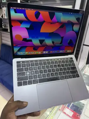 Laptop Apple MacBook Pro 2018 8GB Intel Core I5 SSD 256GB