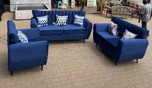 A Classy 6 Seaters in Navy Blue