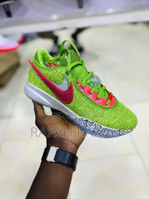 Original Nike Lebron 20 Christmas Grinch Basketball Sneakers