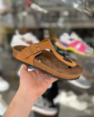 Quave Gizeh Birkenstock Sandals. Natural Leather