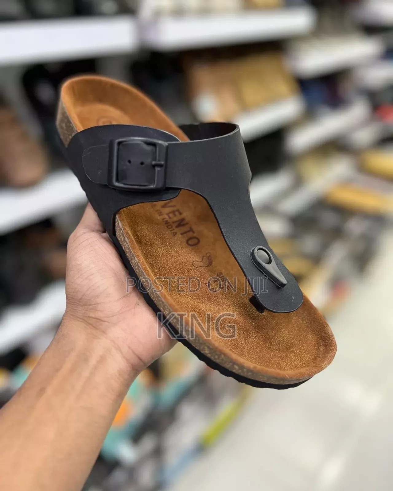 Sleek Gizeh Birkenstock Sandals. Natural Leather