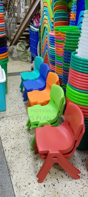 Kidder Gartten Plastic Chairs