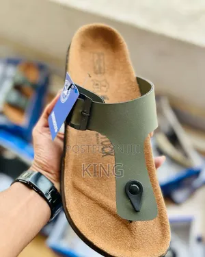 Fancy Gizeh Birkenstock Sandals. Natural Leather