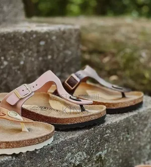 Morden Gizeh Birkenstock Sandals. Natural Leather