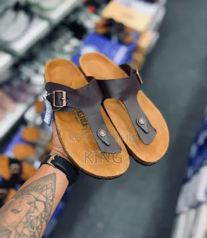 Right Gizeh Birkenstock Sandals. Natural Leather