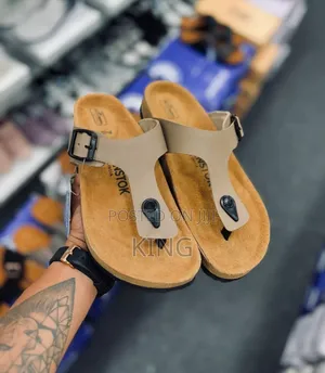 Formal Gizeh Birkenstock Sandals. Natural Leather