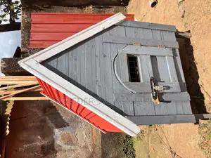 Red and Gray Kennel