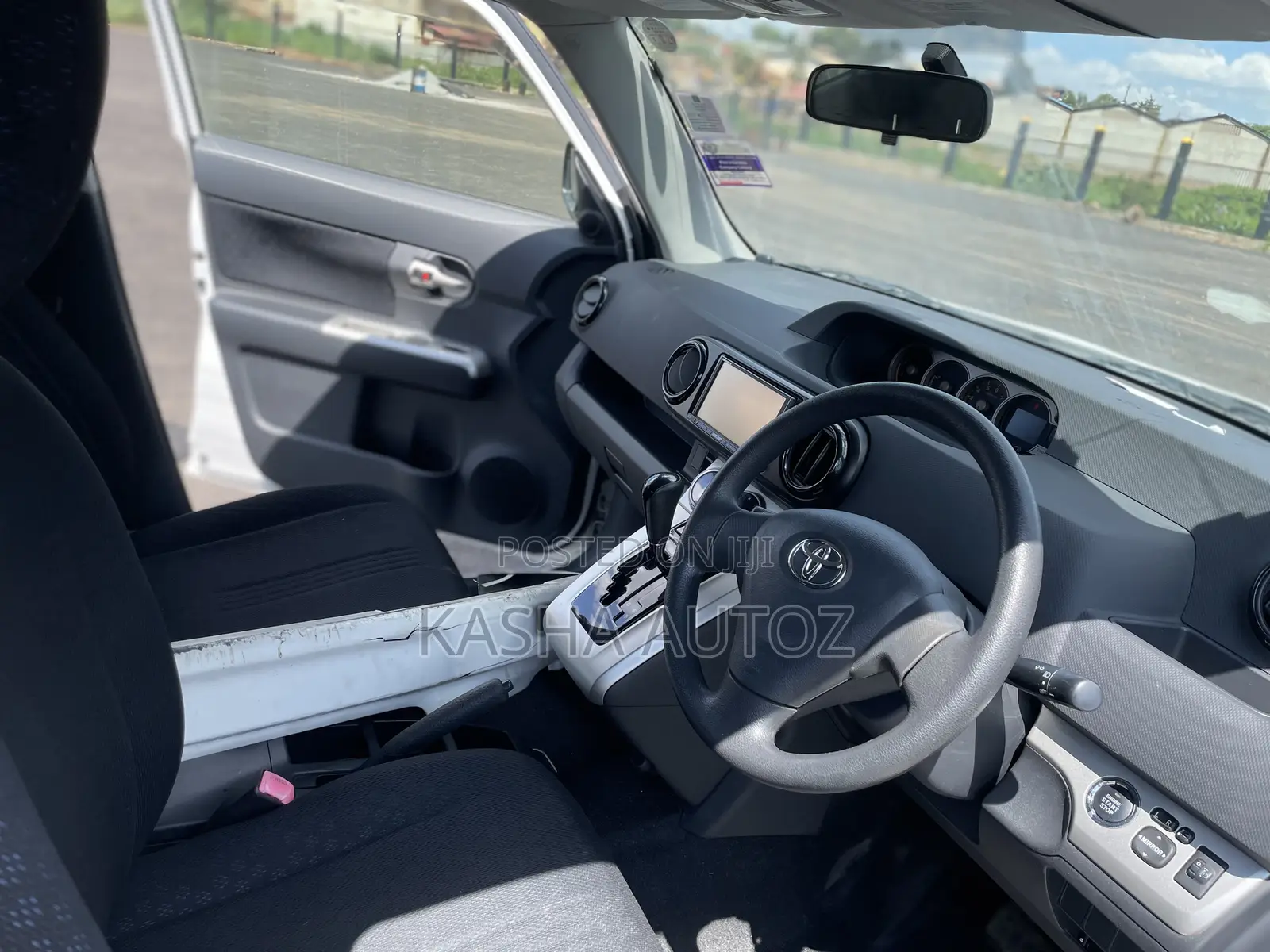 Toyota Corolla Rumion 2010 White