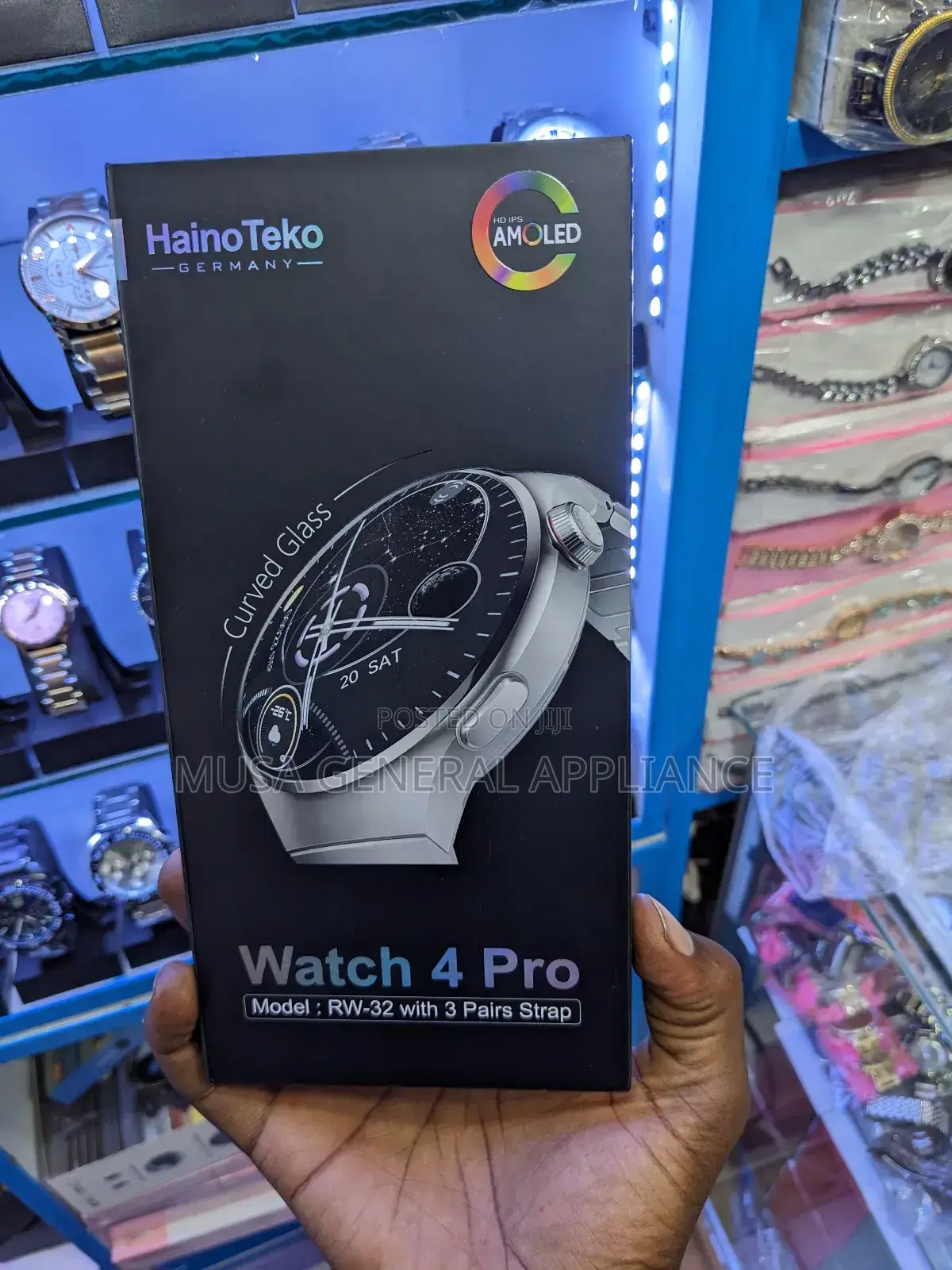 Watch 4 Pro Curved