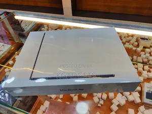 New Laptop Apple MacBook Air 2023 M2 8GB Apple M2 SSD 512GB