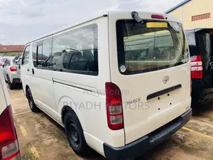 Toyota HiAce 2012 White