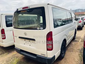 Toyota HiAce 2012 White
