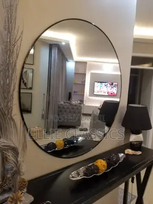 Round Mirror