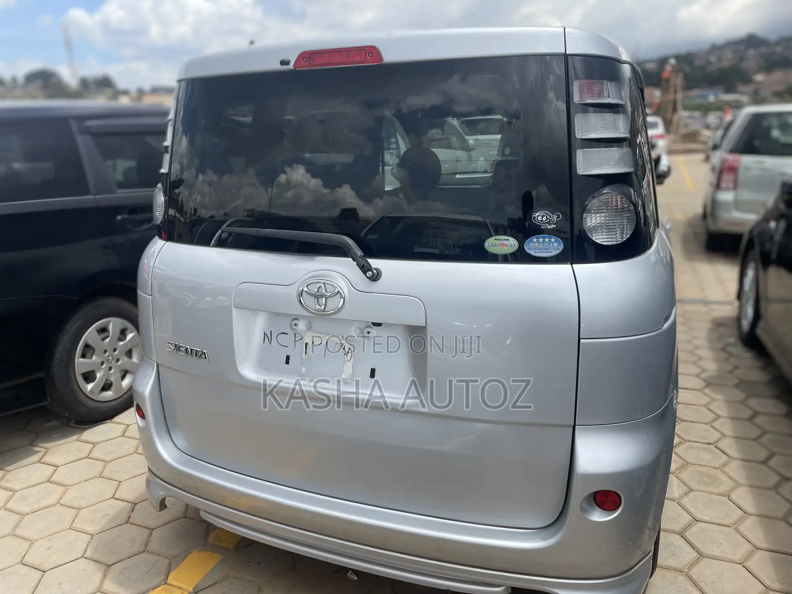Toyota Sienta 2009 Silver