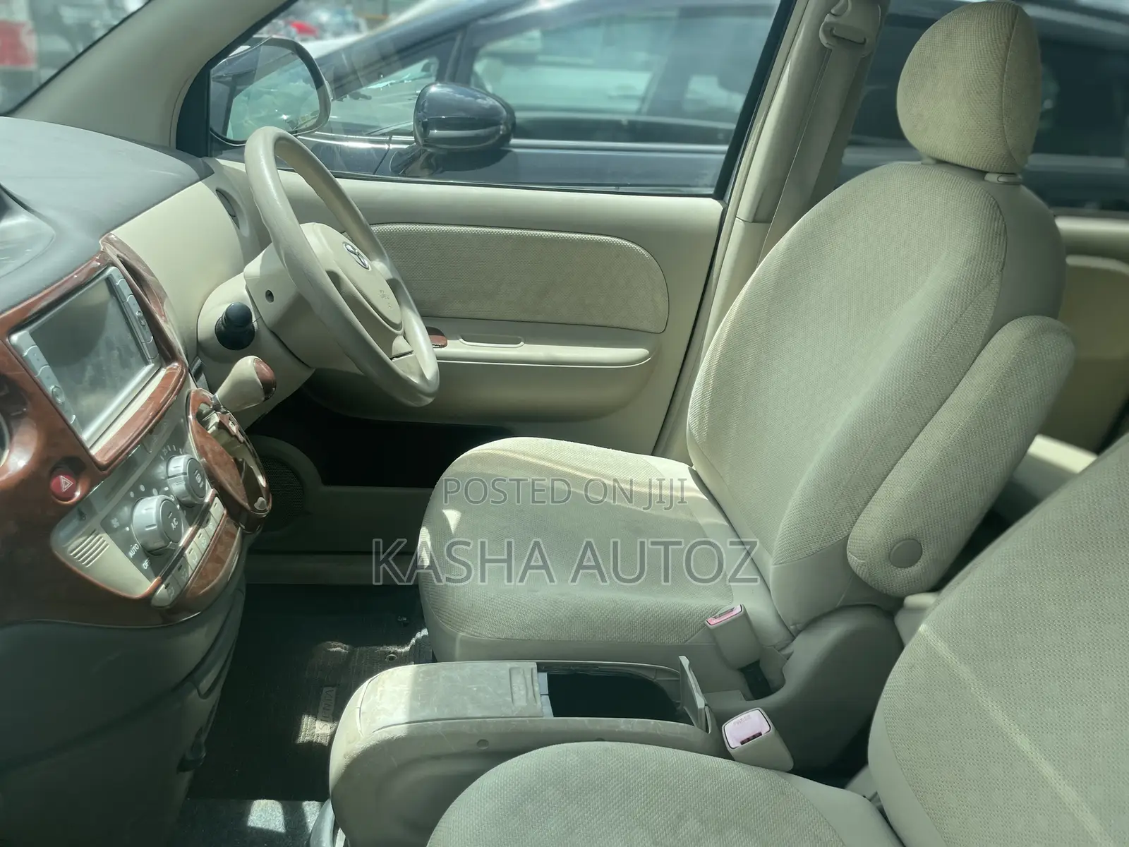 Toyota Sienta 2009 Silver