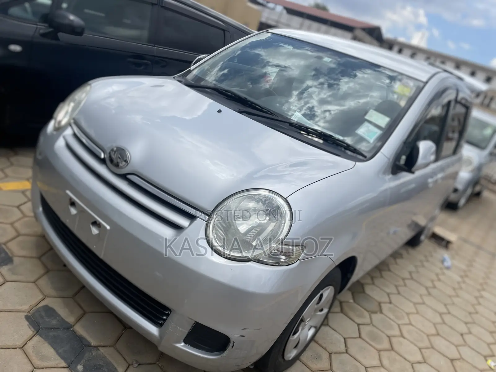 Toyota Sienta 2009 Silver