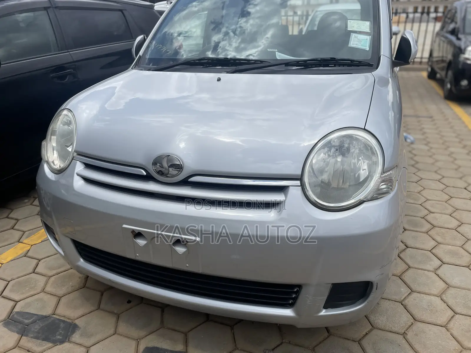 Toyota Sienta 2009 Silver