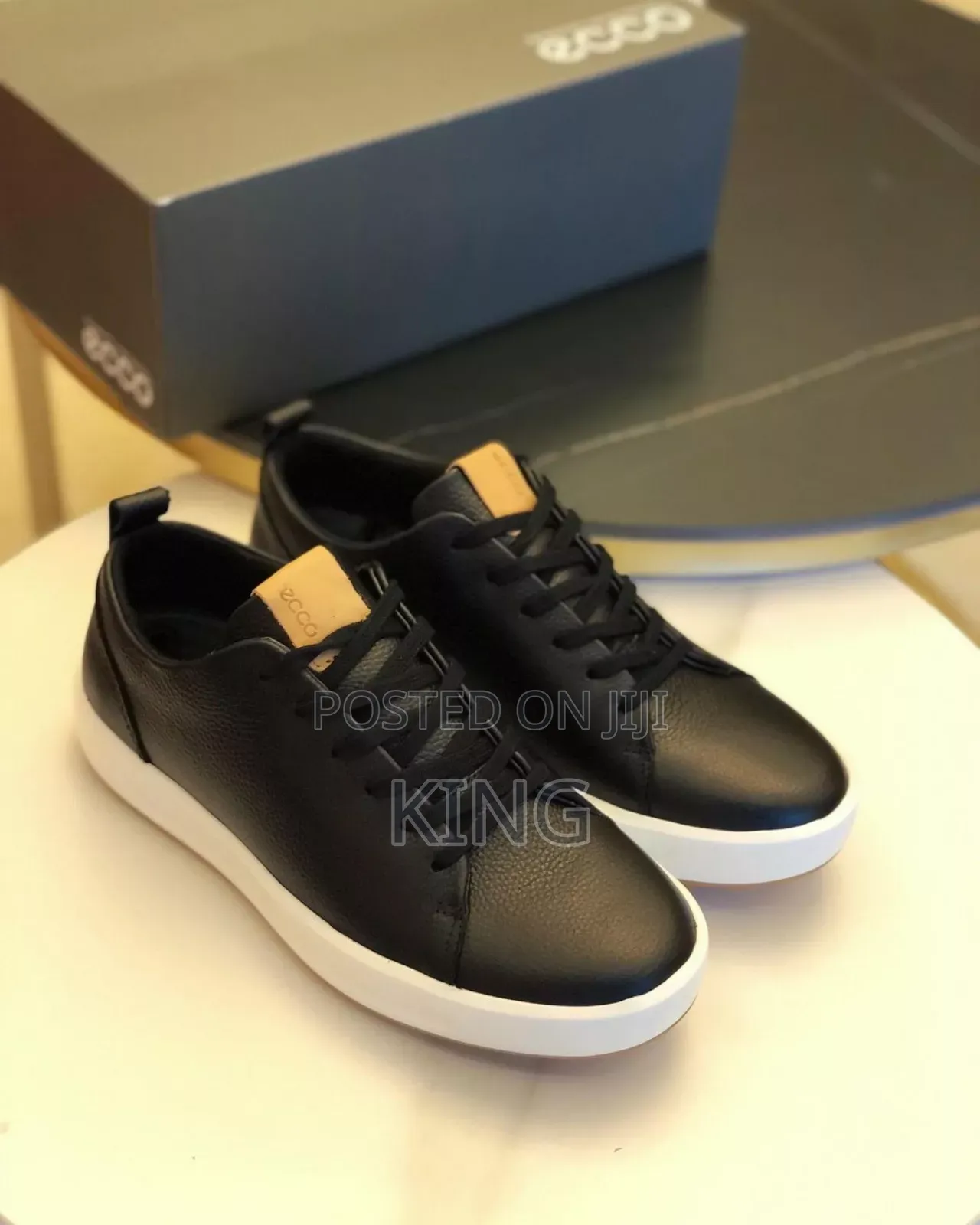 Icon Ecco Black Mens Leather Sneakers. Ace