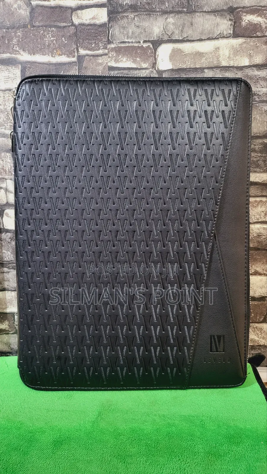 Levelo Book Type Laptop Sleeve 16"