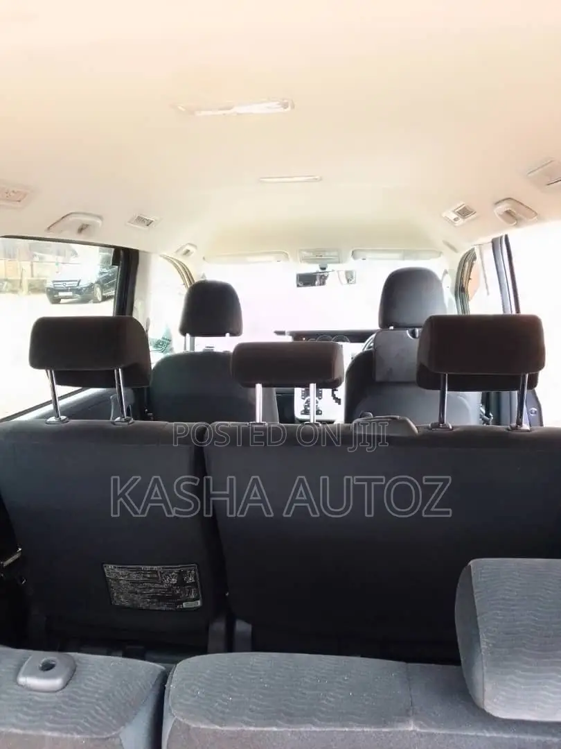 Toyota Noah 2011 Blue