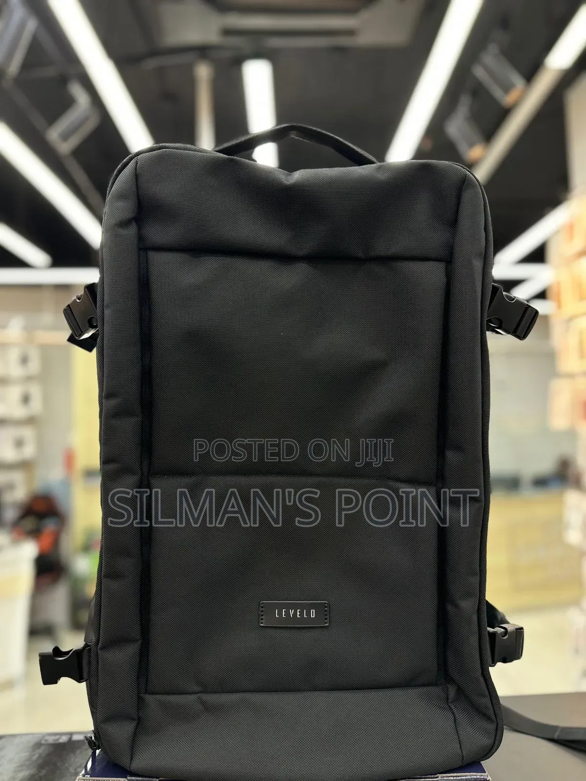 Levelo Aeropack Vacuum Travel Backpack