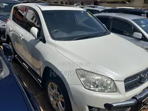 Toyota RAV4 2010 White