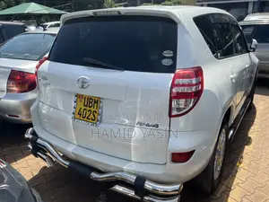 Toyota RAV4 2010 White