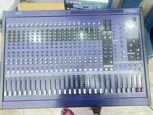 Yamaha MG24 Live Mixer