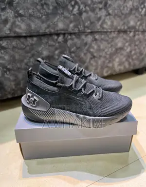 Classic Under Armour HOVR Phantom in Stock