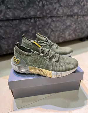 Classic Under Armour HOVR Phantom in Stock