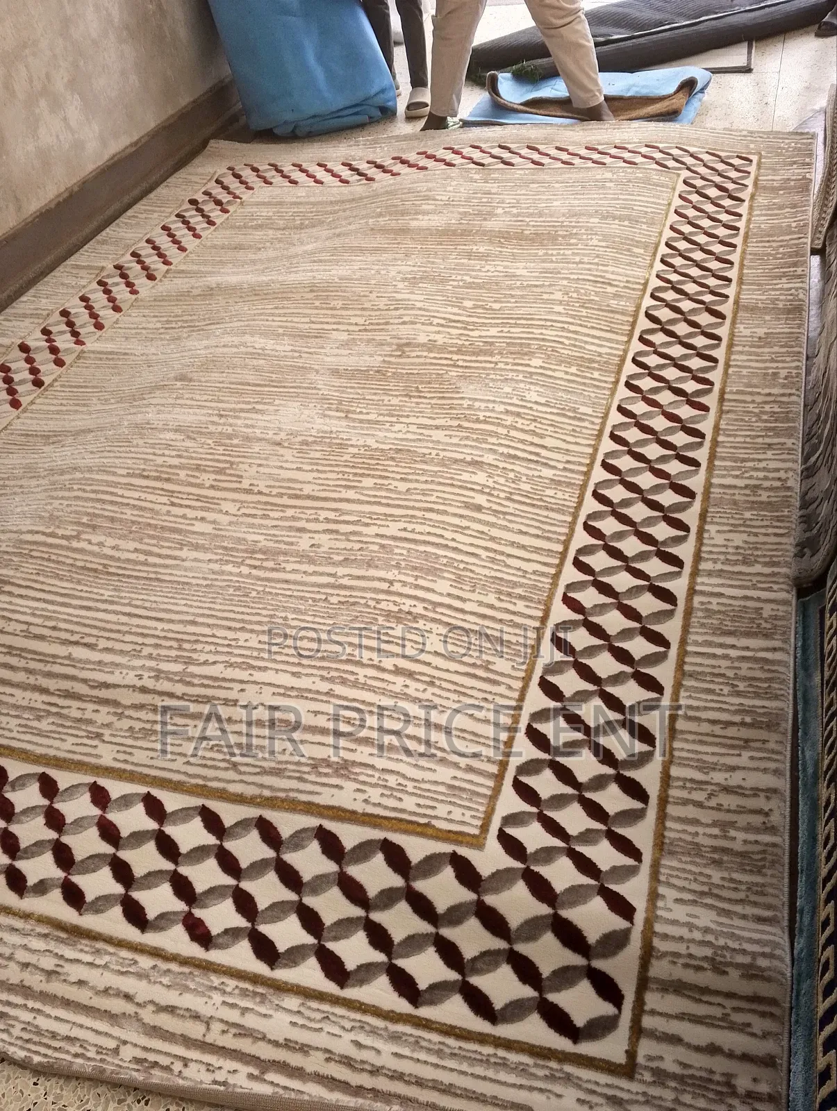 Original Center Carpet 2.5 X 3.5 Metres. ,( Brown)