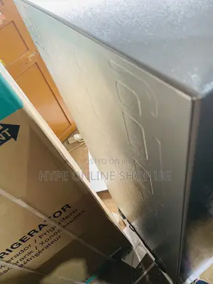 270L Hisense Fridge With a Dispenser