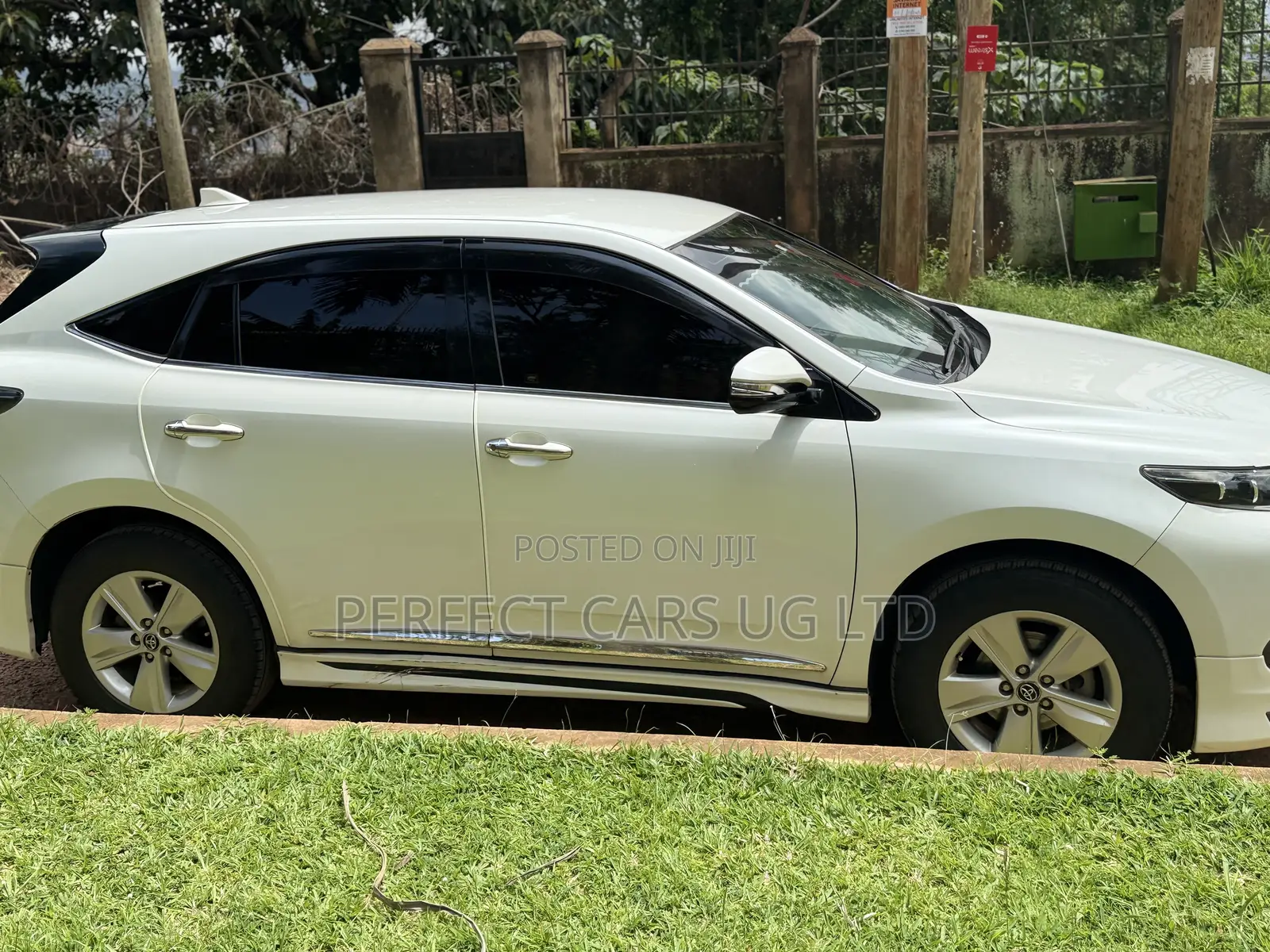 Toyota Harrier 2.0 2016 White