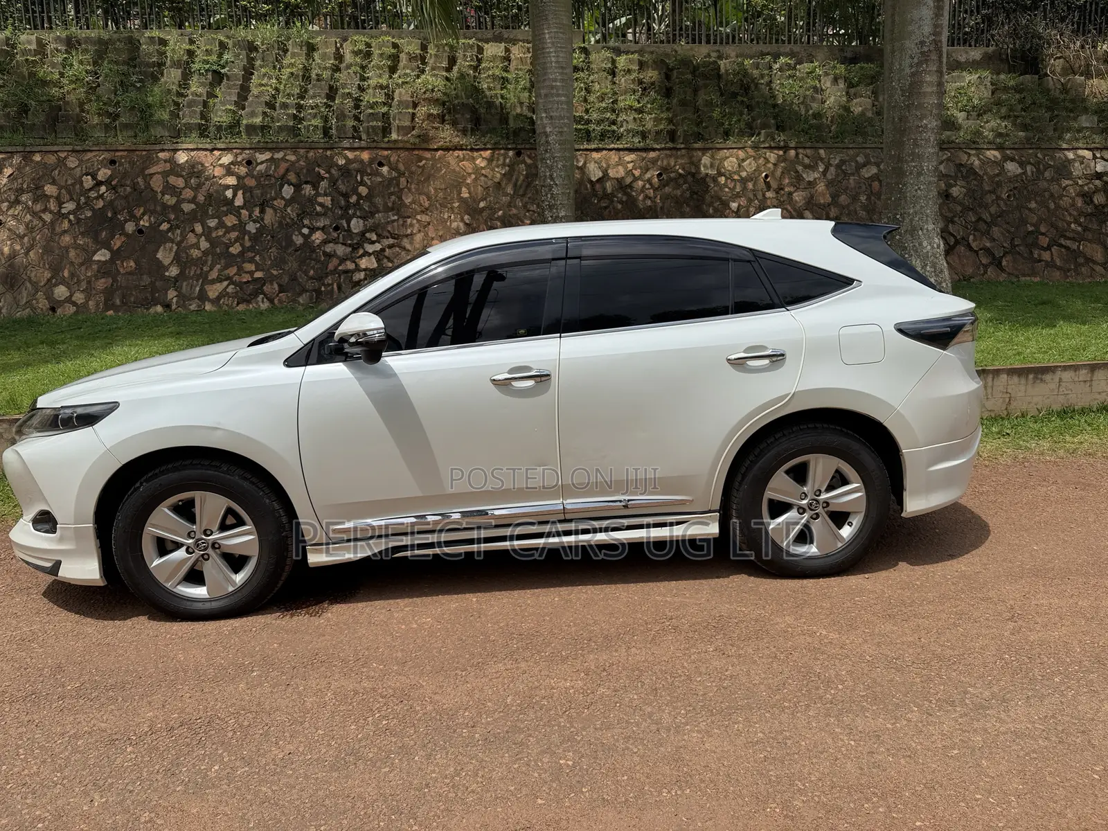 Toyota Harrier 2.0 2016 White