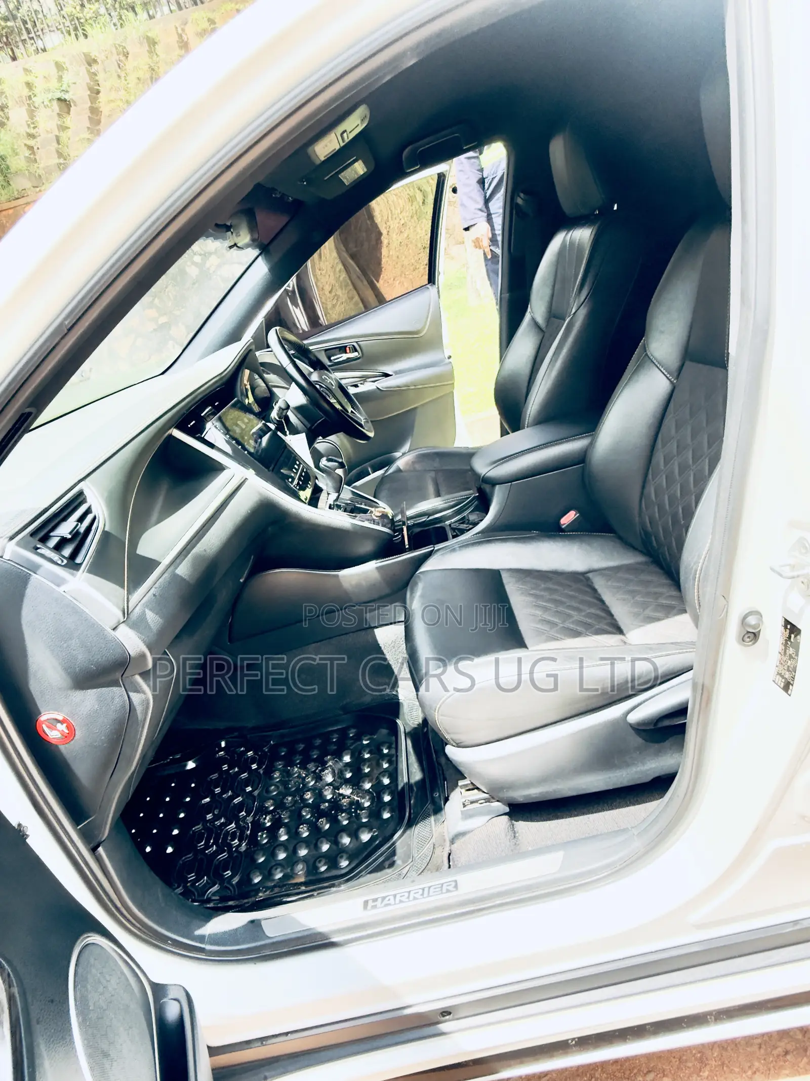 Toyota Harrier 2.0 2016 White
