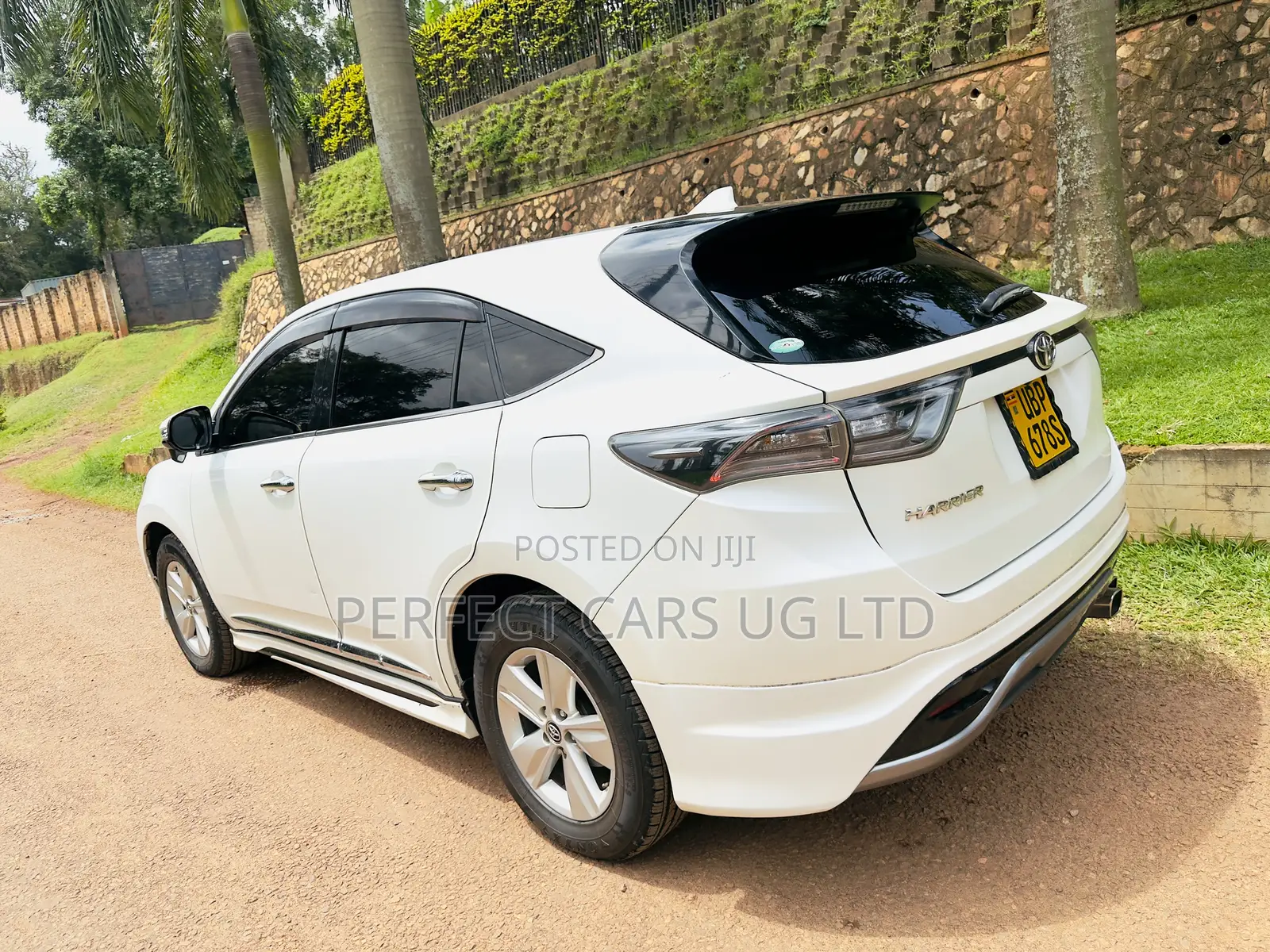 Toyota Harrier 2.0 2016 White