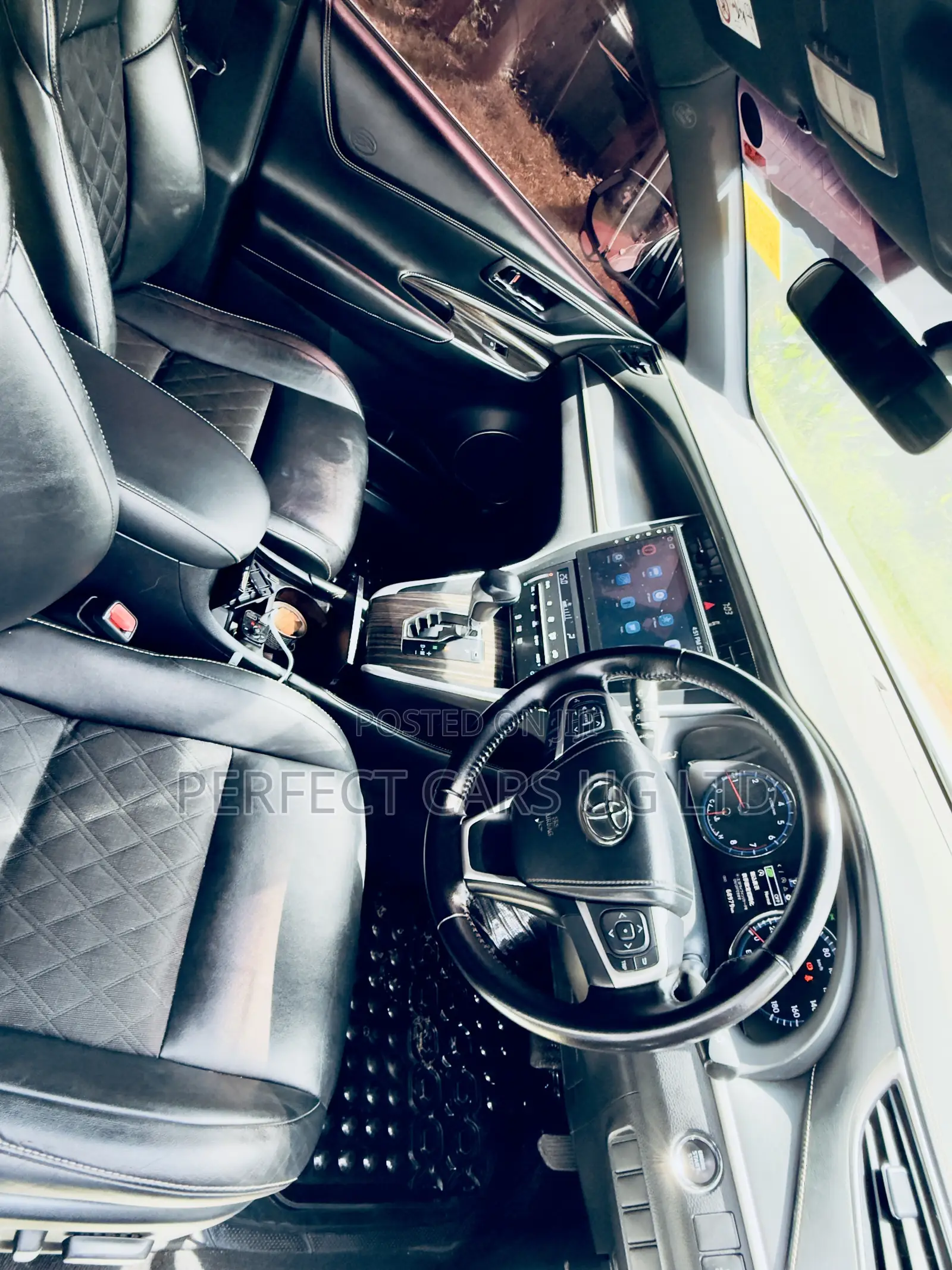 Toyota Harrier 2.0 2016 White