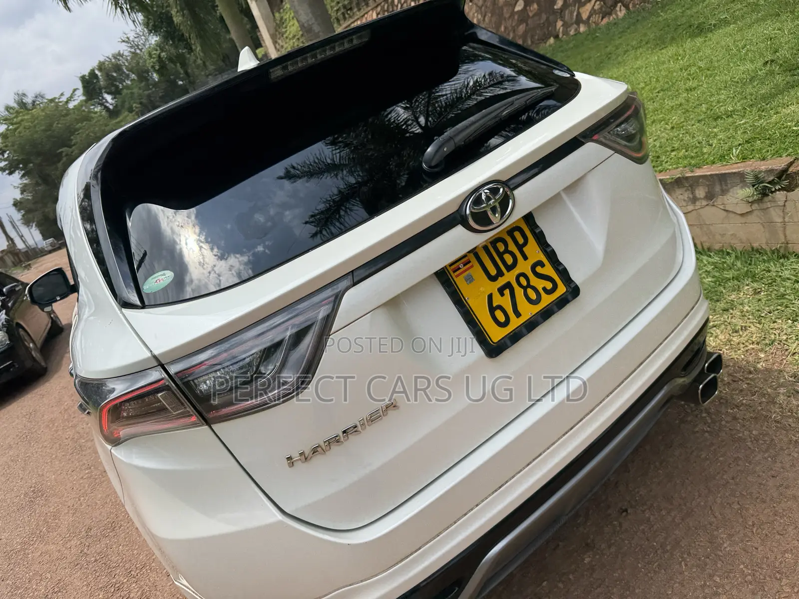 Toyota Harrier 2.0 2016 White