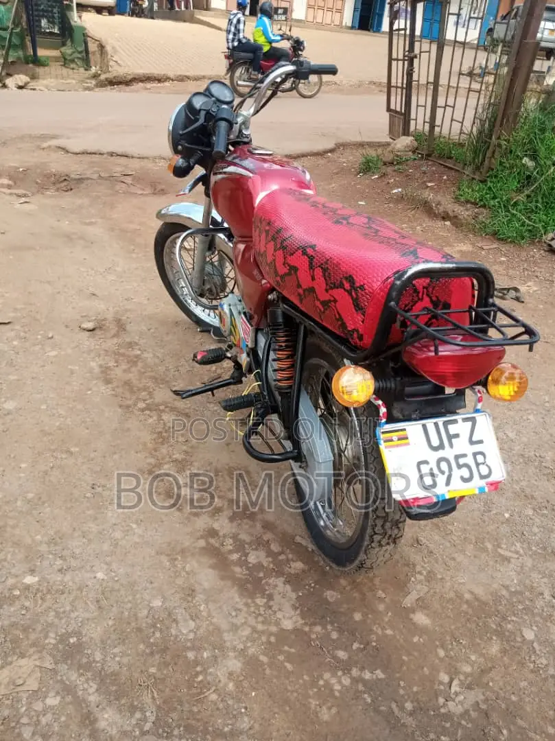 Bajaj Boxer 100 2023 Red