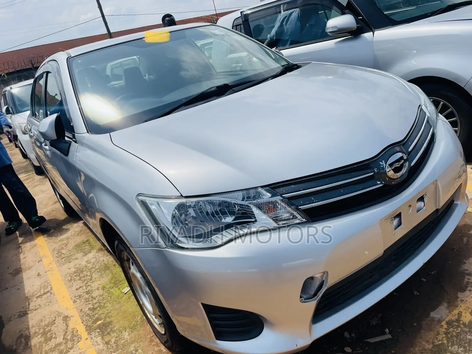 Toyota Axio 1.5 G 4WD 2014 Silver