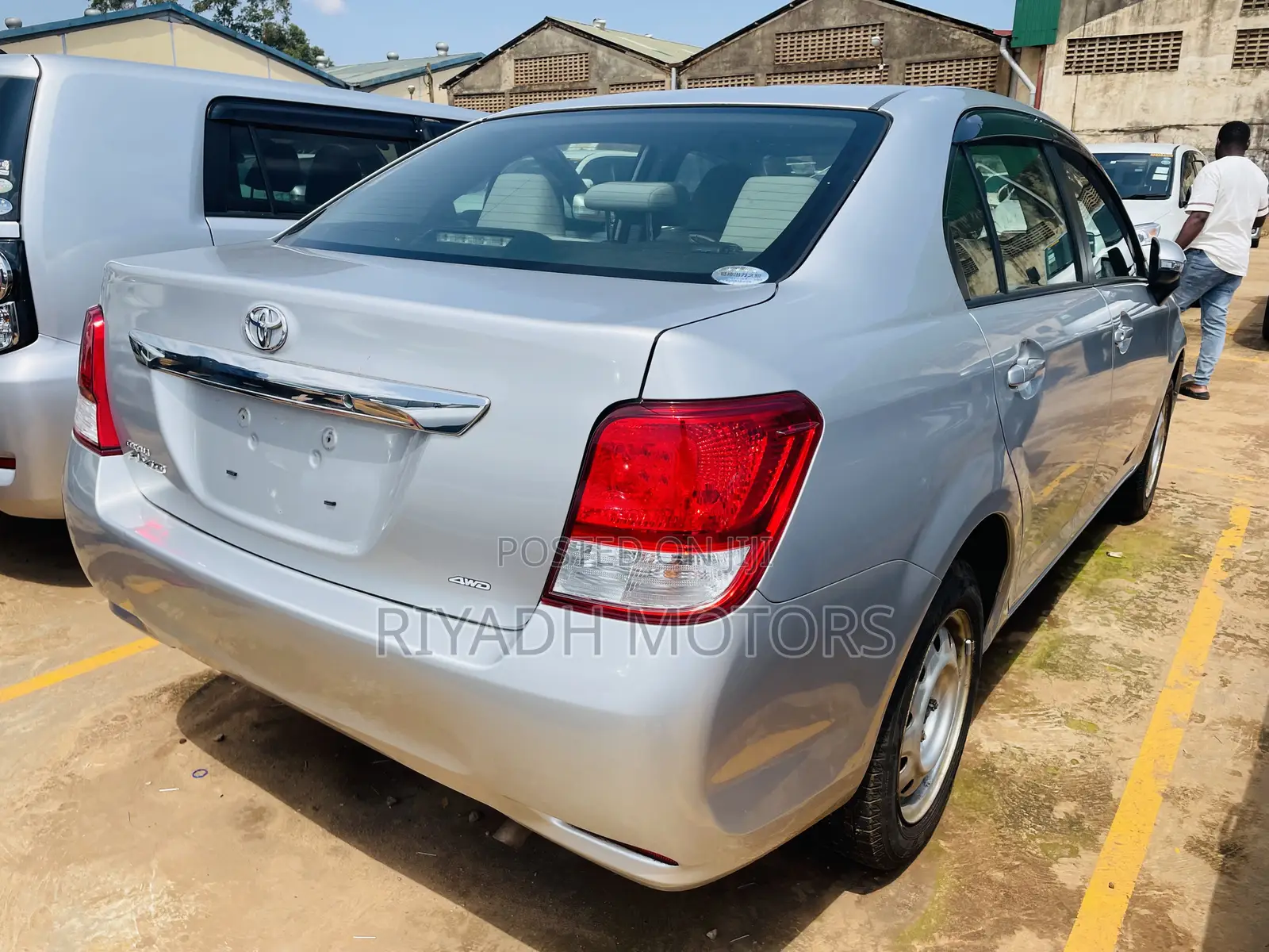 Toyota Axio 1.5 G 4WD 2014 Silver